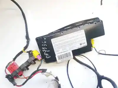 Автозапчастина б/у ліва бічна подушка безпеки для audi a6, c5 1997.01 - 2001.08 2.4 121kw 1997.02 - 2005.01 посилання на oem iam 4b0880242d