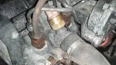 Peça sobressalente para automóvel em segunda mão termostato por audi 100 avant (c4) 2.4 diesel referências oem iam 034121133