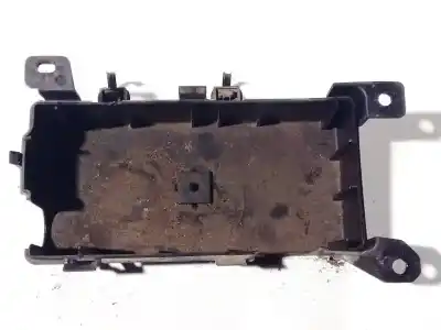 Second-hand car spare part fuse box unit for kia sorento 2.5 crdi ex oem iam references   