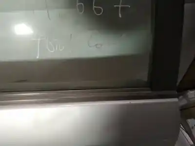 Pezzo di ricambio per auto di seconda mano plastica per toyota corolla (e12) 2.0 d-4d linea luna berlina riferimenti oem iam   