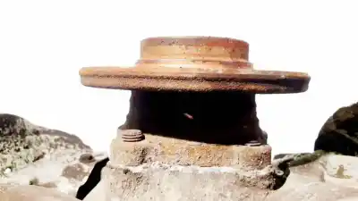 Second-hand car spare part front left knuckle for bmw x1 (e84) sdrive 18d oem iam references   