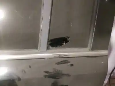 Pezzo di ricambio per auto di seconda mano plastica per opel zafira b 1.9 cdti riferimenti oem iam   