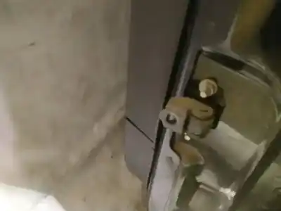 Second-hand car spare part hinge for opel zafira b 1.9 cdti oem iam references 