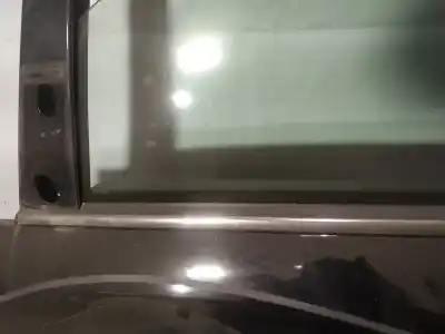 Pezzo di ricambio per auto di seconda mano plastica per opel zafira b 1.9 cdti riferimenti oem iam   