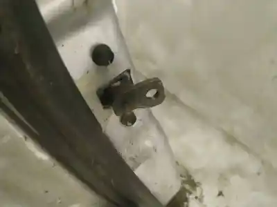 Second-hand car spare part hinge for kia sorento 2.5 crdi ex oem iam references   