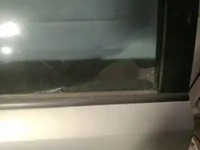 Pezzo di ricambio per auto di seconda mano plastica per opel zafira b 1.9 cdti riferimenti oem iam   