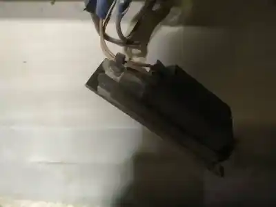 Peça sobressalente para automóvel em segunda mão luz da chapa de matrícula por opel zafira b 1.9 cdti referências oem iam 