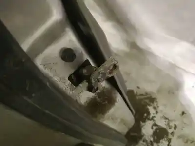 Second-hand car spare part hinge for kia sorento 2.5 crdi ex oem iam references   