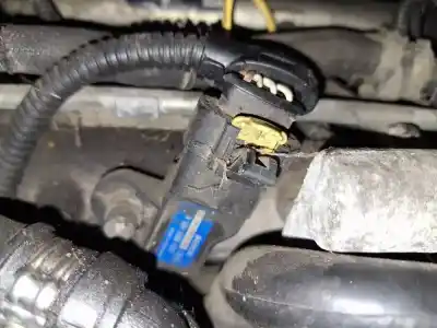 Автозапчастина б/у датчик тиску для opel astra h caravan 1.9 cdti посилання на oem iam 0281002437