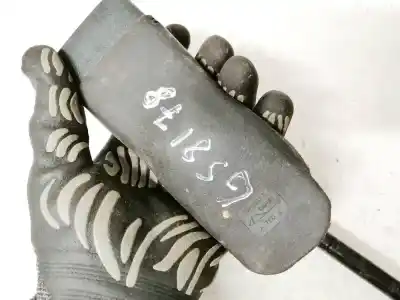 Автозапчастина б/у задній центральний гачок для skoda octavia combi (1z5) 1.9 tdi dpf посилання на oem iam 33012083a  