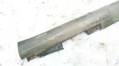 Pièce détachée automobile d'occasion jupe côté droit pour toyota corolla verso (r1) 2.2 d-4d sport références oem iam 758510f020