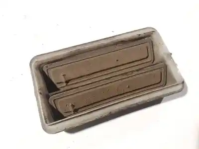 Peça sobressalente para automóvel em segunda mão plásticos por opel zafira b 1.9 cdti referências oem iam 