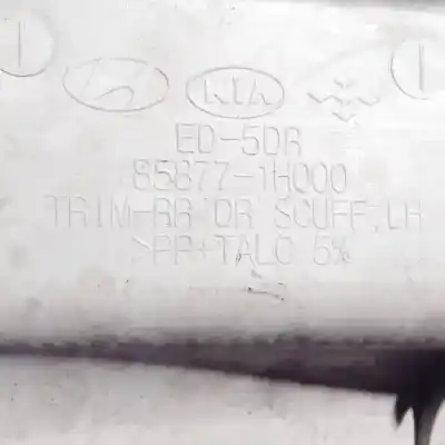 Pezzo di ricambio per auto di seconda mano plastica per kia ceed (ed) 1.6 crdi 115 riferimenti oem iam 858771h000  85877-1h000