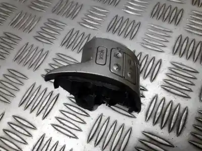 Peça sobressalente para automóvel em segunda mão comandos do volante por toyota auris 2.2 d-cat referências oem iam 