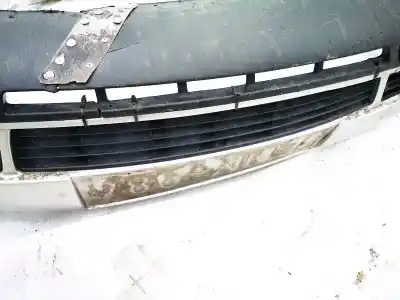 Автозапчастина б/у центральна решіта бампера для audi a4 avant (b5) 1.8 посилання на oem iam 