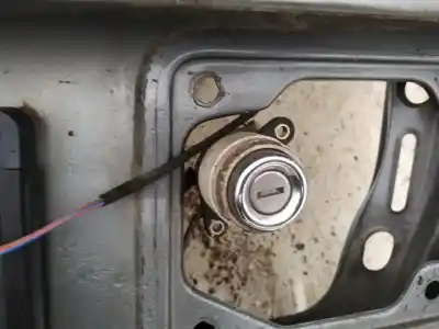 Second-hand car spare part tailgate back door handle for audi 80 (811/813) 1.8 oem iam references 