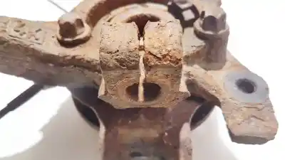 Second-hand car spare part front left knuckle for opel astra h caravan 1.7 16v cdti oem iam references   