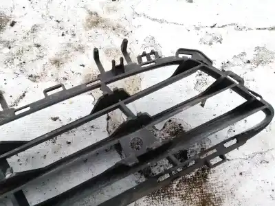 Автозапчасти б/у центральная решетка бампера за opel astra h caravan 1.7 16v cdti ссылки oem iam   