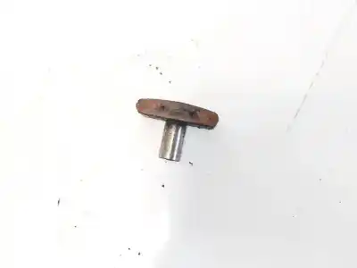 Pezzo di ricambio per auto di seconda mano pezzi vari per volvo v50 (545) 2.0 d riferimenti oem iam 268d004  268d004