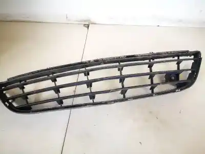 Автозапчасти б/у центральная решетка бампера за opel corsa c 1.2 16v cat (z 12 xep / lb4) ссылки oem iam 475498858a