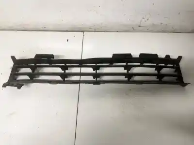 Автозапчастина б/у центральна решіта бампера для RENAULT MEGANE II (BM0/1_, CM0/1_) 1.6 16V (BM0C. CM0C) Посилання на OEM IAM 8200114155  