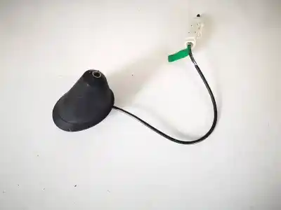 Pièce détachée automobile d'occasion ANTENNE pour VOLKSWAGEN POLO (9N3)  Références OEM IAM 6R0035501  