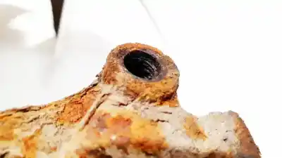 Second-hand car spare part front left knuckle for skoda octavia combi (1z5) 1.9 tdi dpf oem iam references   