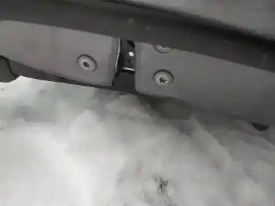 Pezzo di ricambio per auto di seconda mano serratura porta anteriore destra per toyota avensis wagon (t25) 2.0 d-4d executive riferimenti oem iam 