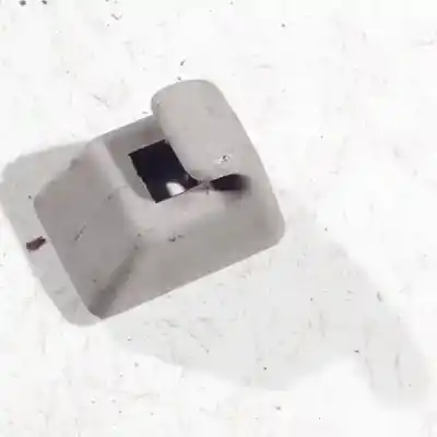 Peça sobressalente para automóvel em segunda mão plásticos por opel zafira b 1.9 cdti referências oem iam 90559995