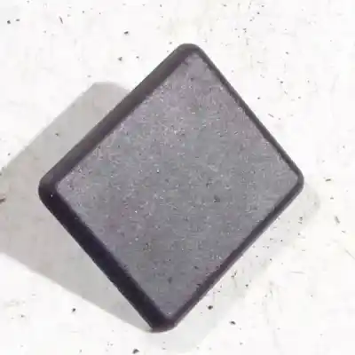 Peça sobressalente para automóvel em segunda mão plásticos por opel zafira b 1.9 cdti referências oem iam 