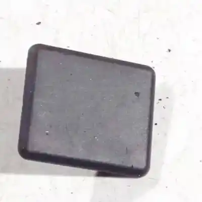 Pezzo di ricambio per auto di seconda mano plastica per opel zafira b 1.9 cdti riferimenti oem iam   