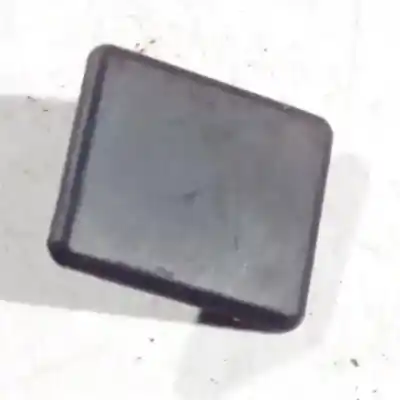 Peça sobressalente para automóvel em segunda mão plásticos por opel zafira b 1.9 cdti referências oem iam 