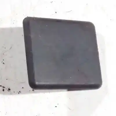 Pezzo di ricambio per auto di seconda mano plastica per opel zafira b 1.9 cdti riferimenti oem iam   