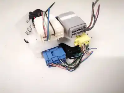 Автозапчастина б/у різні деталі для toyota yaris (ncp1/nlp1/scp1) 1.0 linea luna посилання на oem iam 11534e14