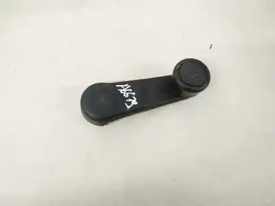 Pezzo di ricambio per auto di seconda mano maniglia alzacristalli anteriore sinistro per audi 80 (811/813) 1.8 riferimenti oem iam 