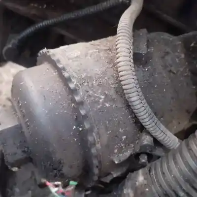 Peça sobressalente para automóvel em segunda mão Suporte Do Filtro De óleo por OPEL ZAFIRA B 1.9 CDTI CAT (Z 19 DTL) Referências OEM IAM   