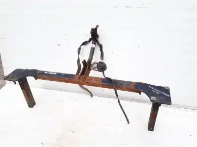 Pezzo di ricambio per auto di seconda mano attacco per rimorchio per audi a6 avant (c4) 1.9 tdi riferimenti oem iam   