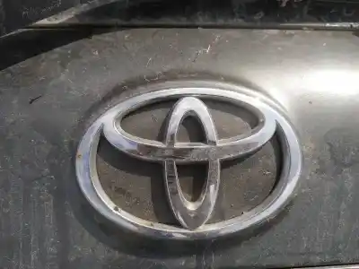 Peça sobressalente para automóvel em segunda mão emblema por toyota corolla (e12) 2.0 d-4d linea luna berlina referências oem iam 