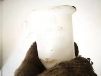 Second-hand car spare part windscreen washer bottle for ford focus turn. (cb8) 1.6 tdci cat oem iam references e9001024  