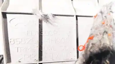 Pezzo di ricambio per auto di seconda mano plastica per kia ceed (ed) 1.6 crdi 115 riferimenti oem iam 858251h000  85825-1h000