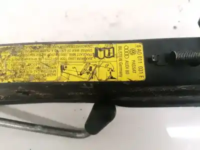 Pezzo di ricambio per auto di seconda mano cric di sollevamento per audi a6 avant (4b5) 1.9 tdi riferimenti oem iam 8a0011031f  