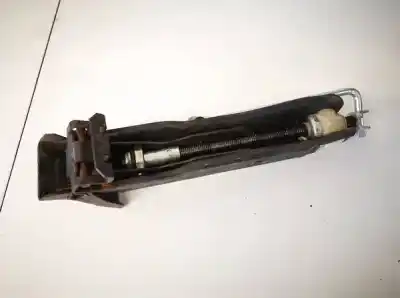 Pièce détachée automobile d'occasion CRIC HYDRAULIQUE pour SKODA FABIA, I 6Y 2005.10 - 2008.03 FACELIFT  Références OEM IAM 1U0011031A  