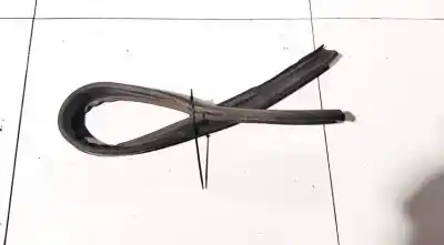 Peça sobressalente para automóvel em segunda mão junta vedante da porta por opel zafira b 1.9 cdti referências oem iam 