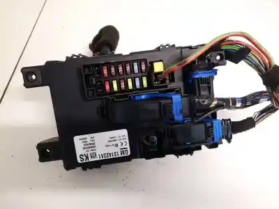 Second-hand car spare part fuse box unit for opel corsa d 1.4 16v bivalent (gasolina / gas licuado del petróleo. gpl) oem iam references 13142241