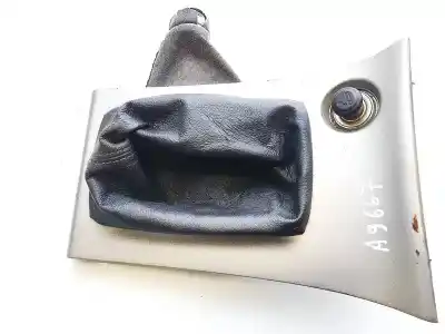 Peça sobressalente para automóvel em segunda mão forra da alavanca de velocidades por toyota corolla (e12) 2.0 d-4d linea luna berlina referências oem iam 8185