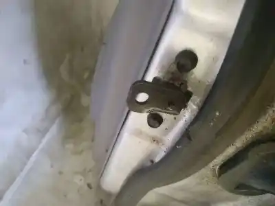 Second-hand car spare part hinge for kia sorento 2.5 crdi ex oem iam references   