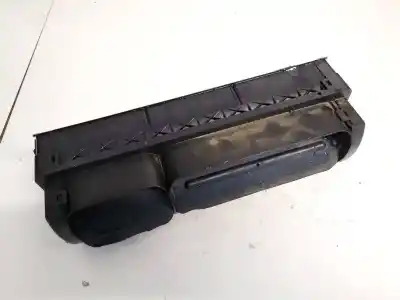 Автозапчасти б/у аэрационная решетка за audi a4 avant (b5) 1.8 ссылки oem iam 8d0820951  