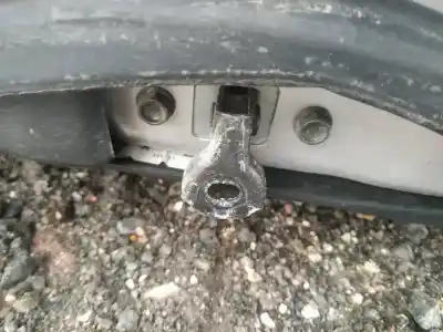 Second-hand car spare part hinge for mazda 3 (bk) 1.6 di turbo oem iam references   