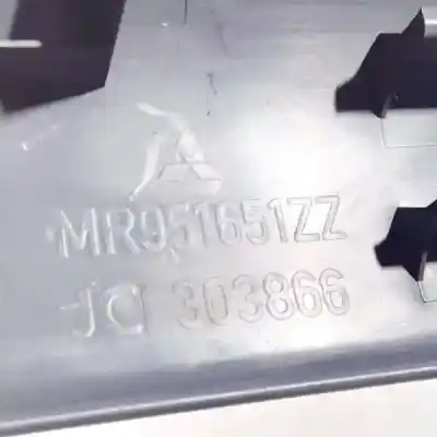 Автозапчастина б/у пластика для mitsubishi colt vi (z3_a, z2_a) 1.3 (z21a) посилання на oem iam mr951651zz  jci303866