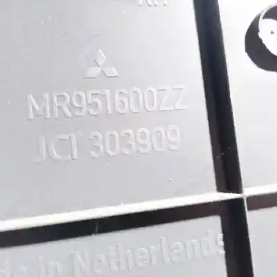 Автозапчастина б/у пластика для mitsubishi colt vi (z3_a, z2_a) 1.3 (z21a) посилання на oem iam mr951600zz  jci303909